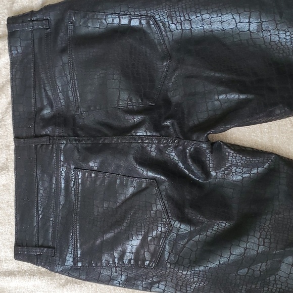 Frame woman's  black croc print  stretch ankle crop pants size 28 - Picture 11 of 13